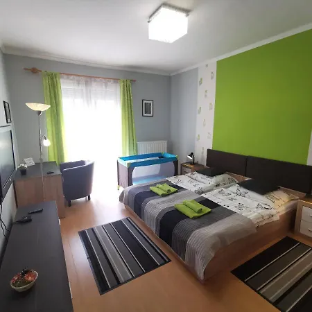 Smart Szallas * 米什科尔茨