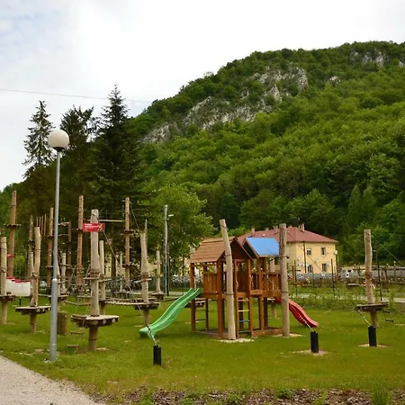 Smart Szallas 米什科尔茨